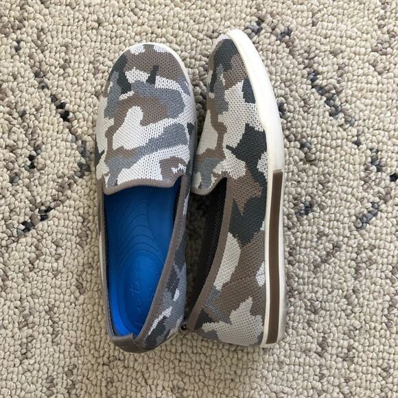 Me Too Recycled Upper Slip-Ons Eden Camo Print Size 6 Wide - Picture 4 of 7